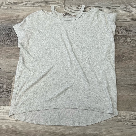 EUC Athleta Glimpse Open Neck In Fog Gray Heather Tee Size XS - Picture 3 of 7